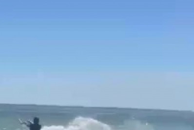 Conflito entre banhistas e kitesurfistas acende debate sobre uso do espaço na Ponta da Acaíra, em Arraial do Cabo