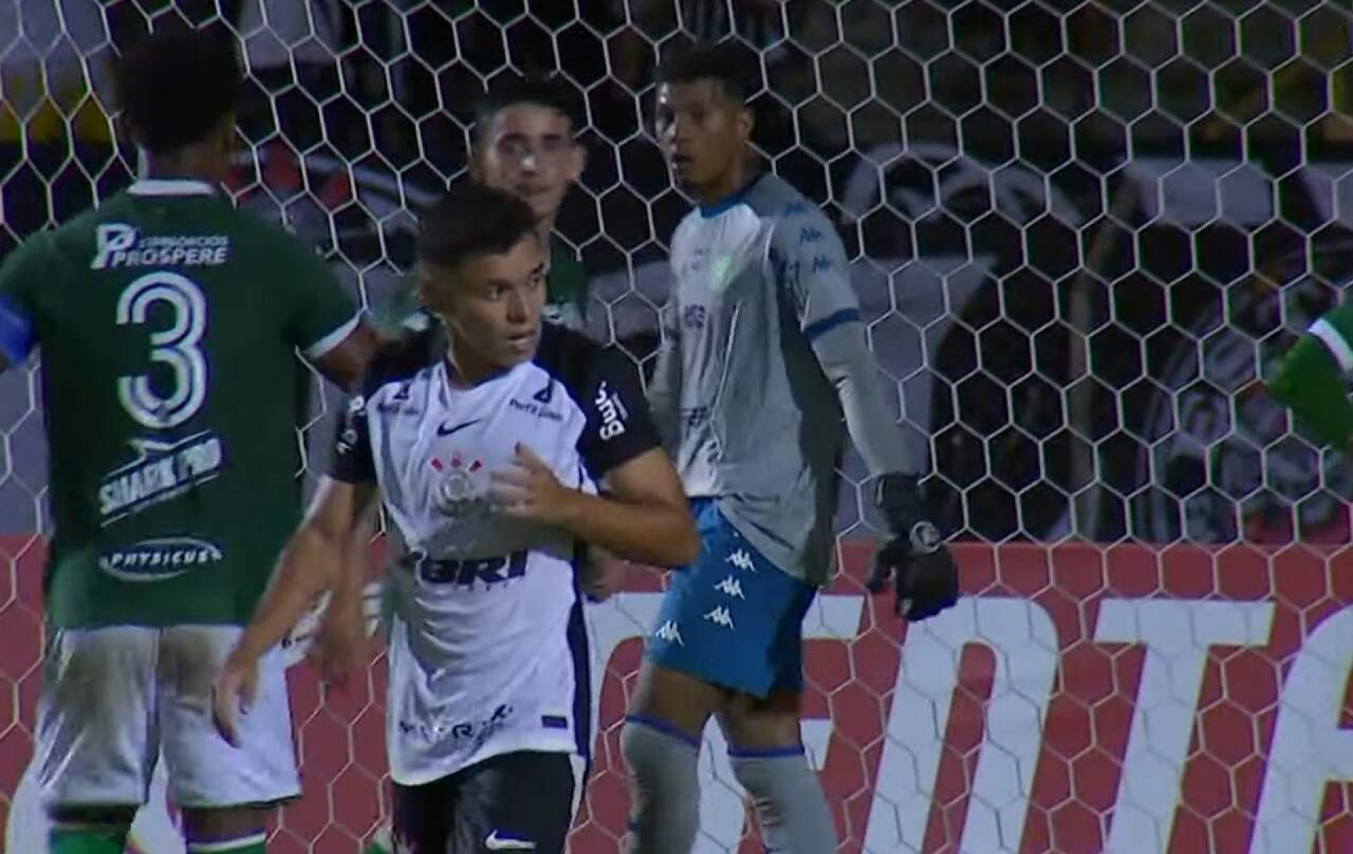 Guarani mostra for&ccedil;a e elimina o Corinthians, o maior campe&atilde;o da Copinha