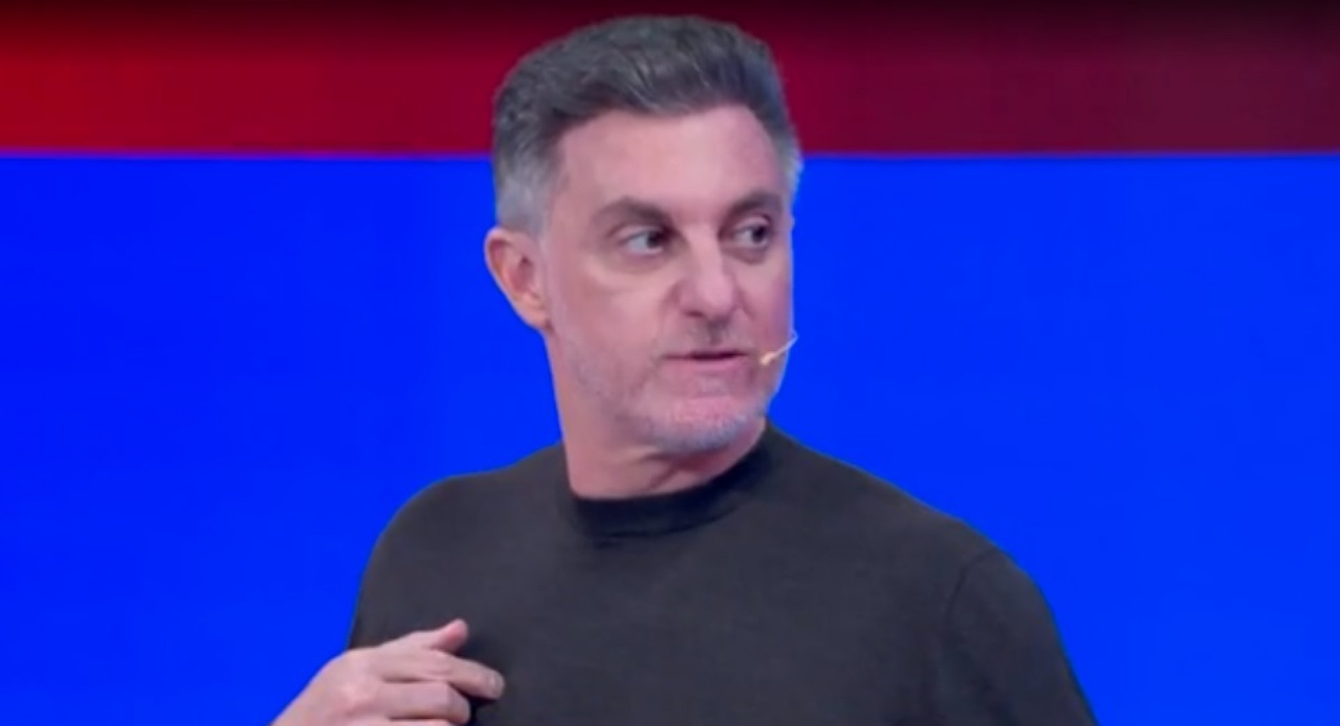 Luciano Huck durante o 'Domingão' - Reprodução de vídeo