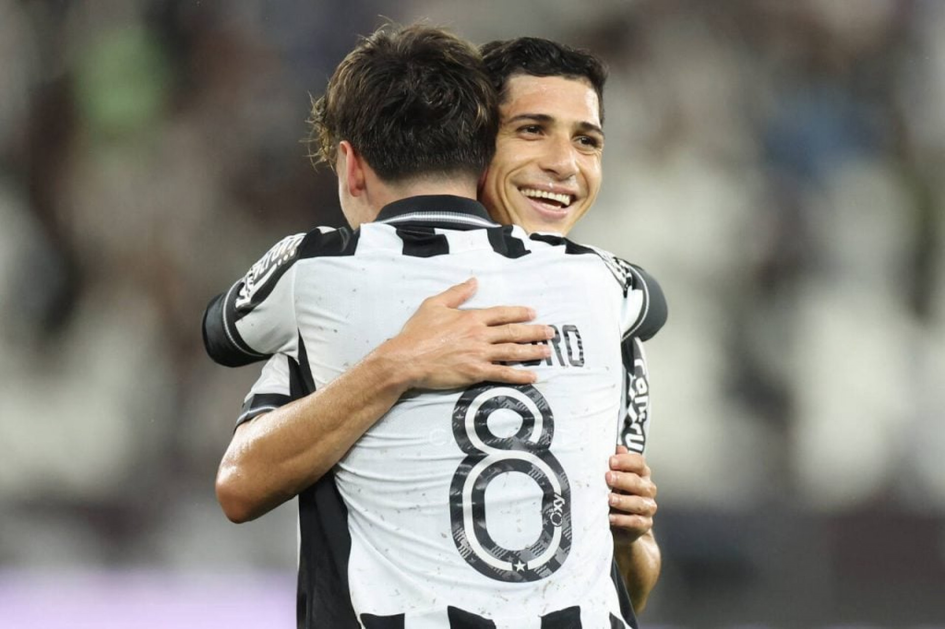 Savarino tem futuro incerto e ainda pode sair do Botafogo