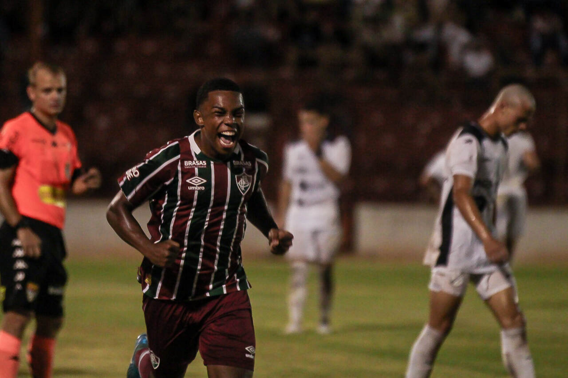Atacante desfalca o Fluminense no in&iacute;cio do Carioca
