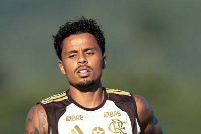 Flamengo dificulta saída de Allan e esfria conversa com São Paulo
