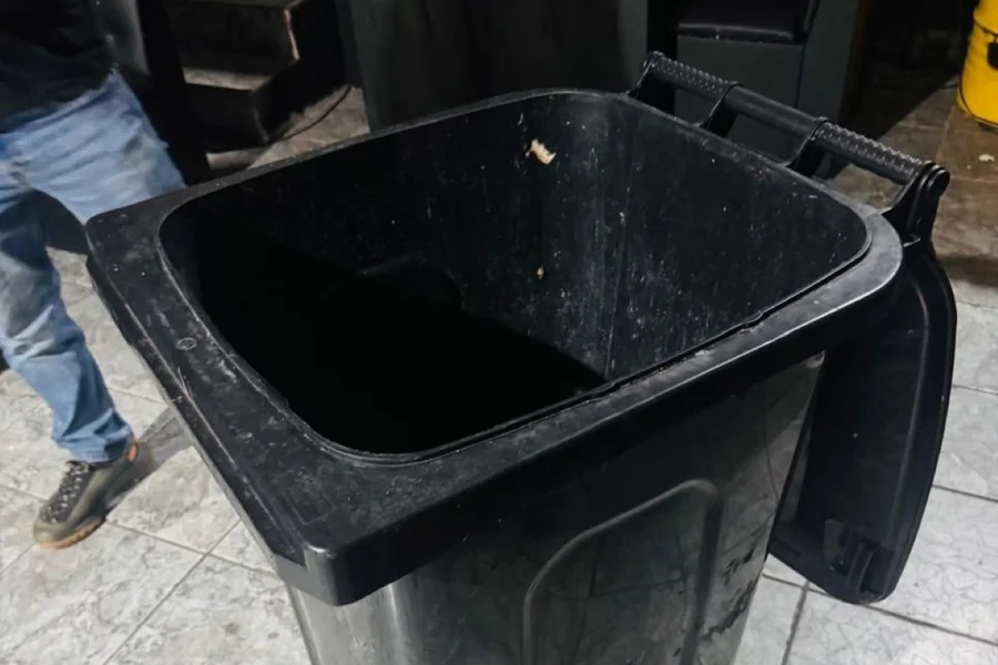 PF descobre 'fábrica' de lixeiras usadas para esconder cocaína no Aeroporto de Guarulhos