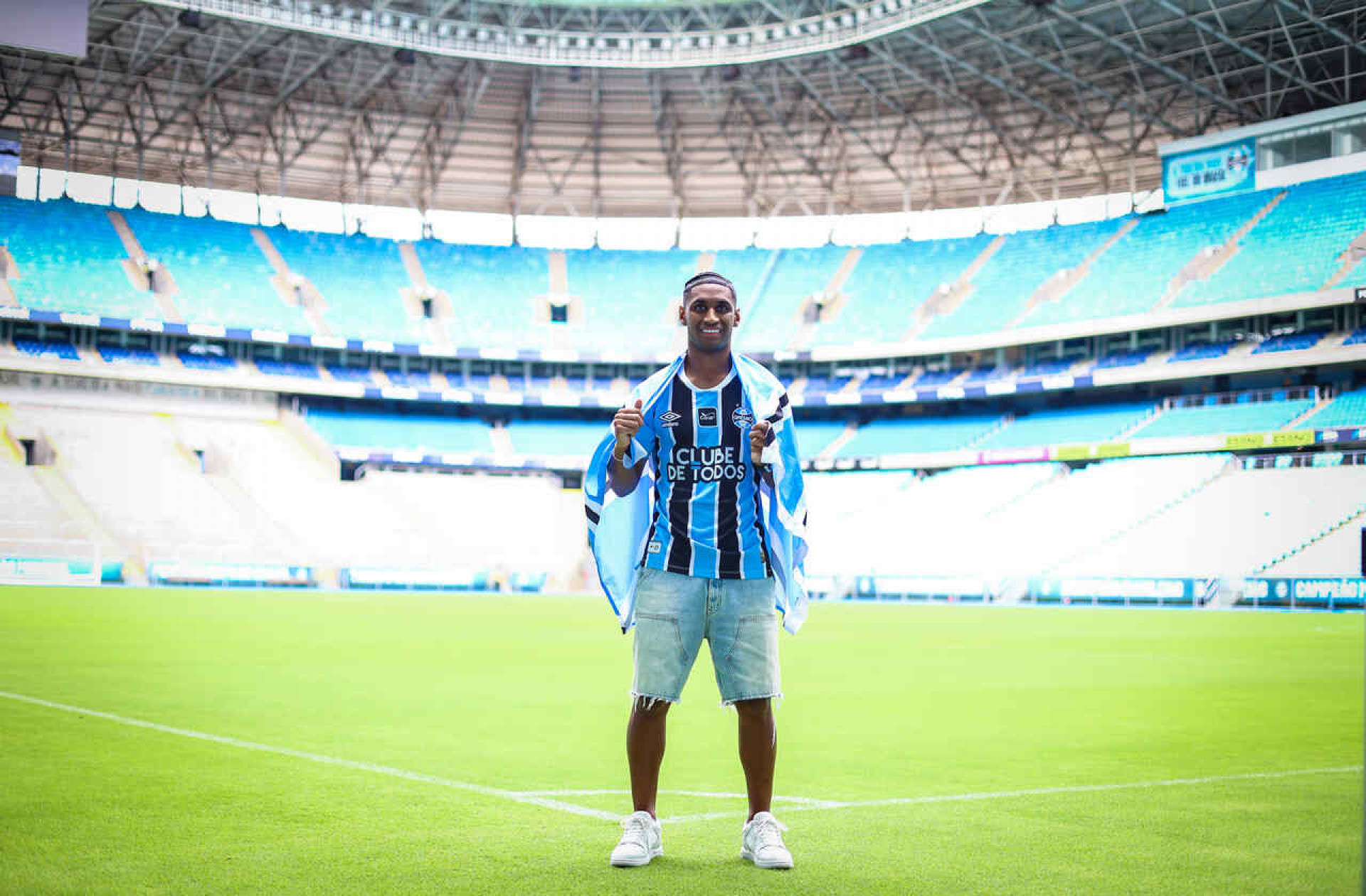 Gr&ecirc;mio acelera regulariza&ccedil;&atilde;o de Tet&ecirc; e avalia estreia no Gauch&atilde;o