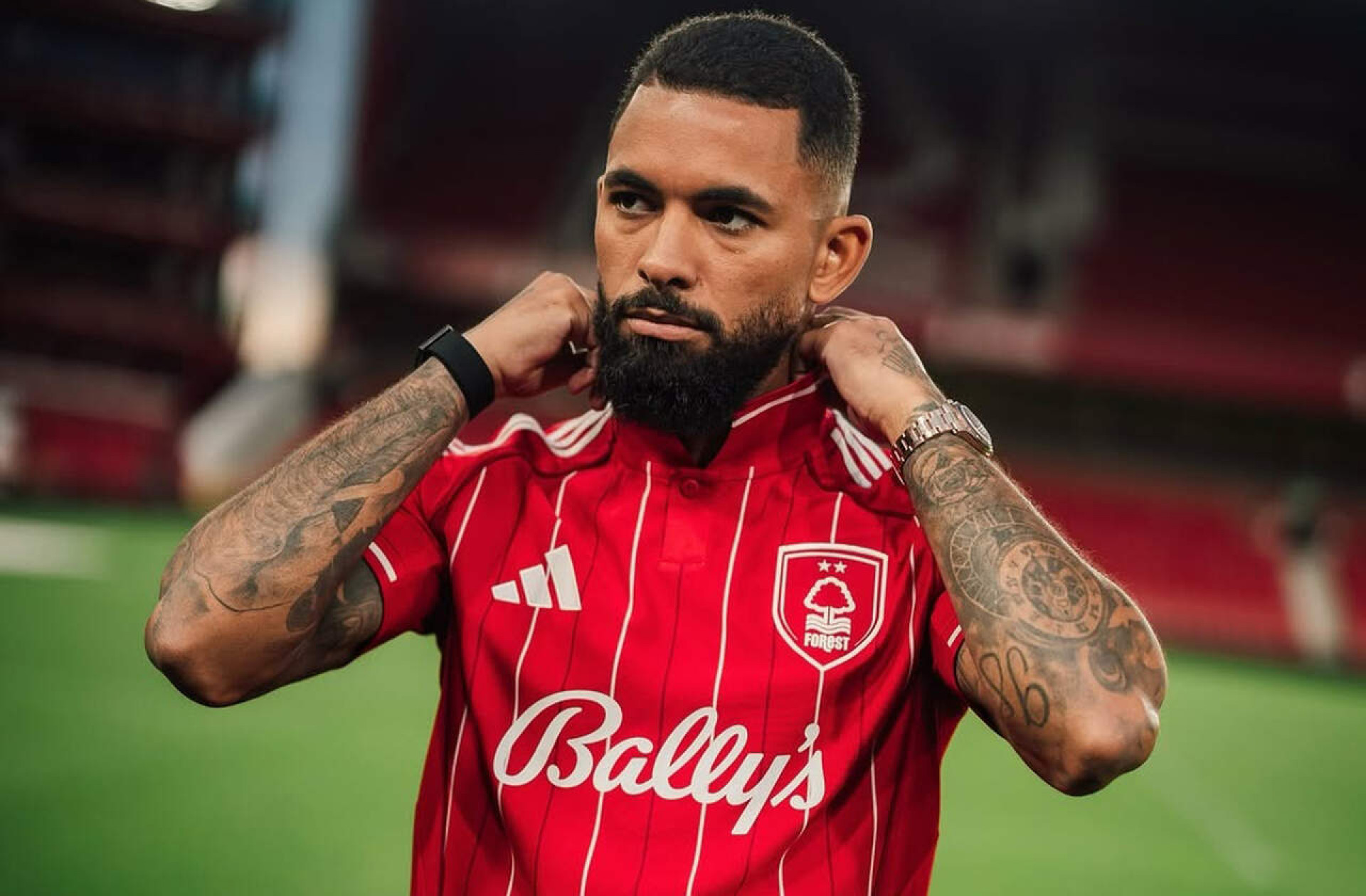 Presidente do Vasco confirma oferta por Brenner, sonha com Douglas Luiz e banca Vegetti