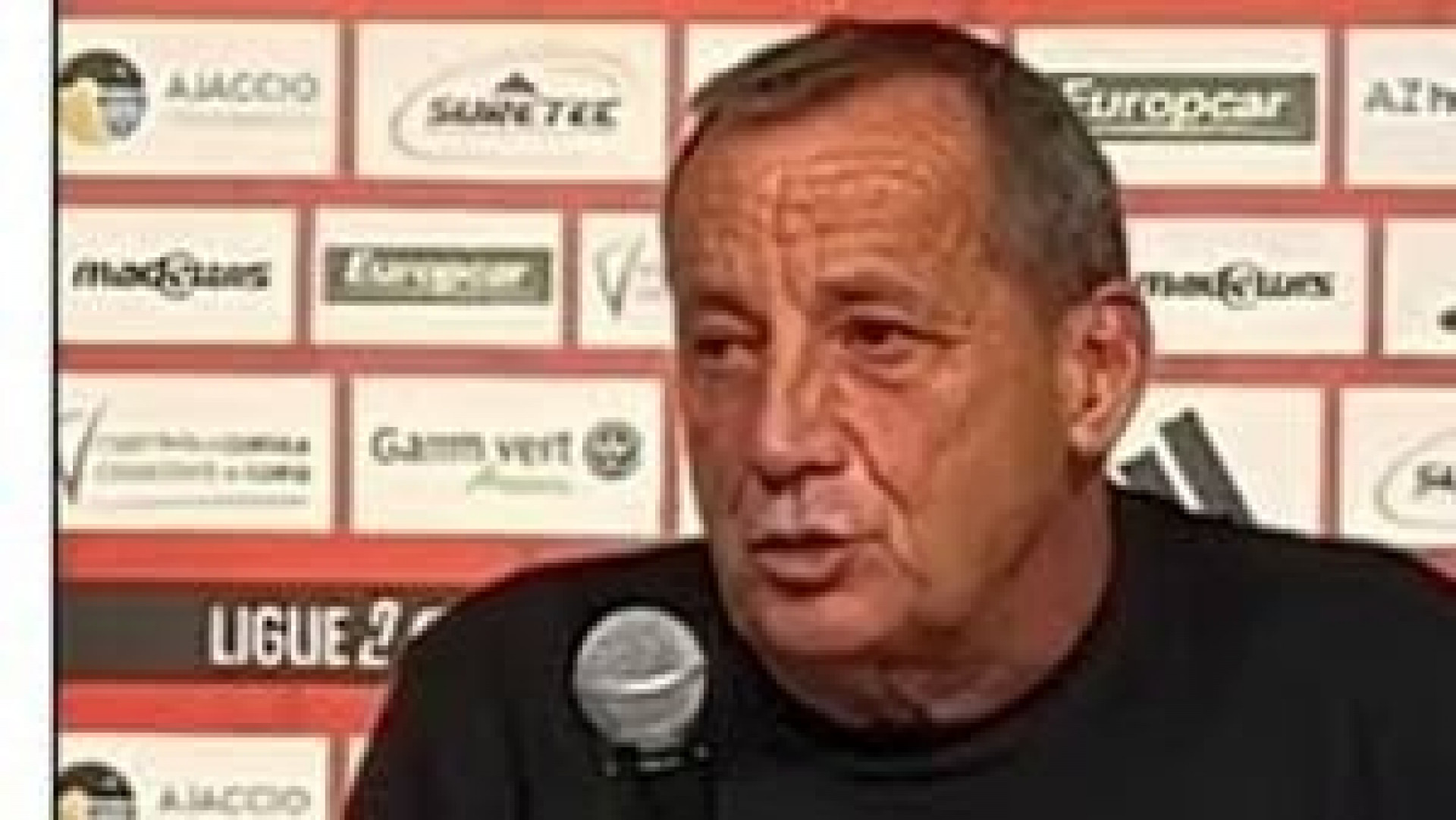 Ex-presidente de de clube franc&ecirc;s &eacute; assassinado durante vel&oacute;rio da m&atilde;e