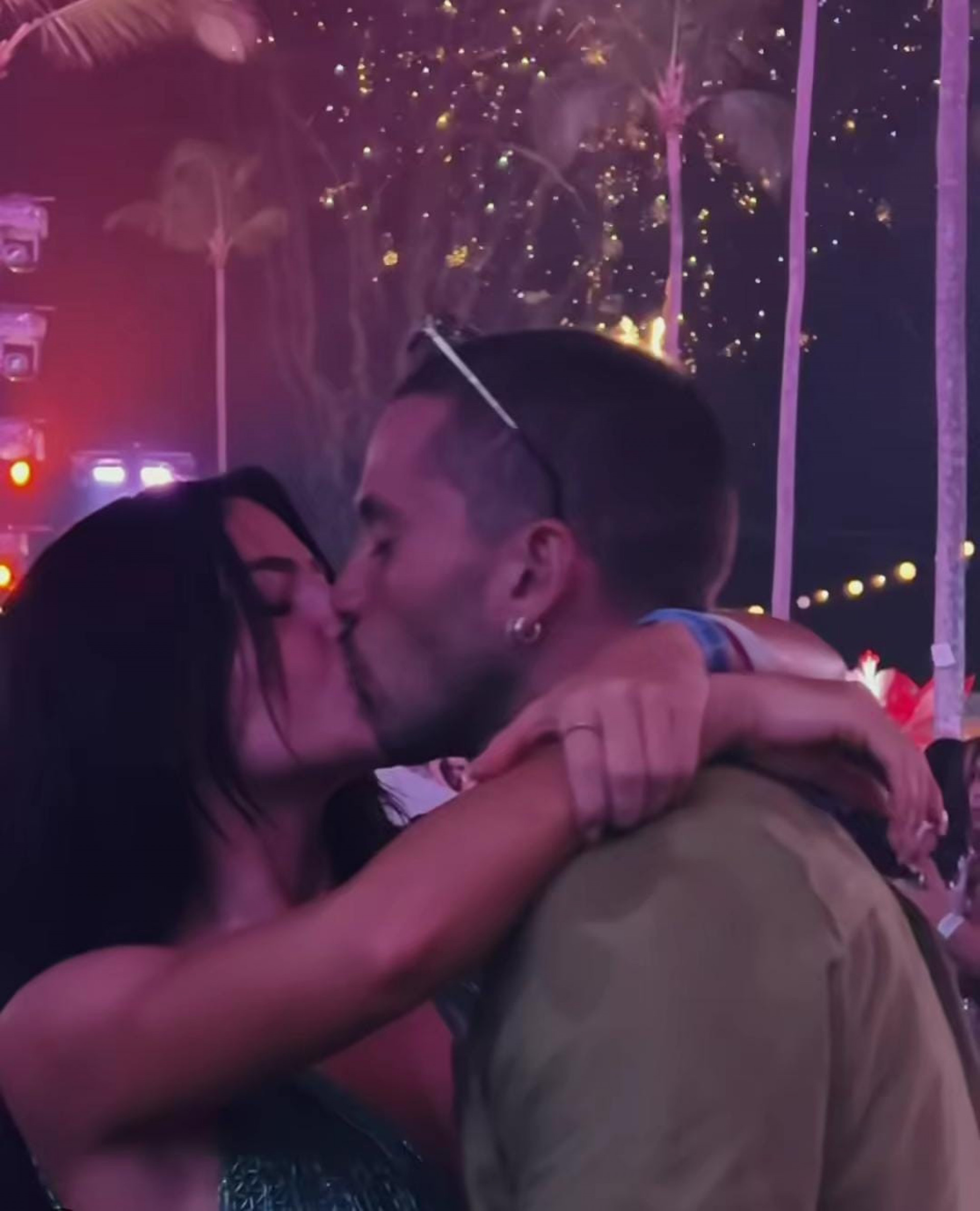 Jade Picon e André Lamoglia se beijando - Reprodução de vídeo / Instagram