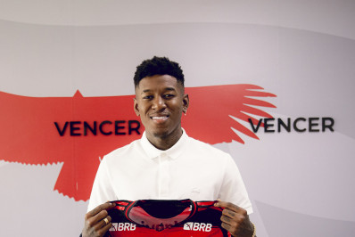 Reforço para 2026, Vitão é regularizado e já pode estrear pelo Flamengo