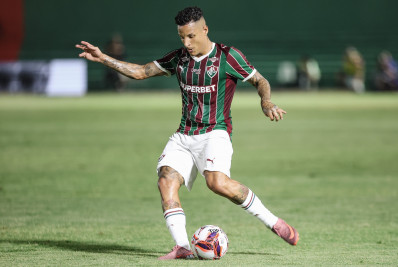 Guilherme Arana celebra estreia e analisa vitória do Fluminense: 'Importante'
