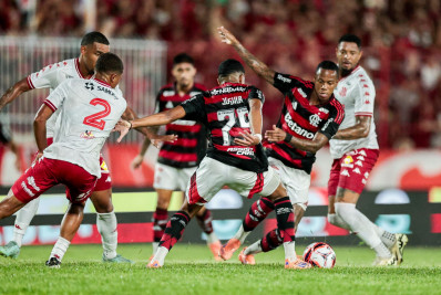 Garotada do Flamengo sofre com Garrinsha e perde para o Bangu em Moça Bonita