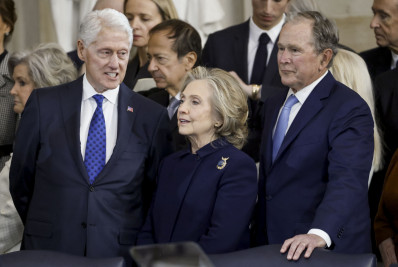 Hillary Clinton falta a comissão do Congresso sobre caso Epstein