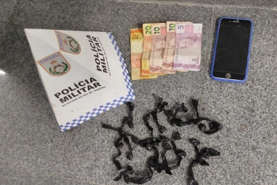 Ação rápida da motopatrulha desmonta ponto de drogas em Macaé