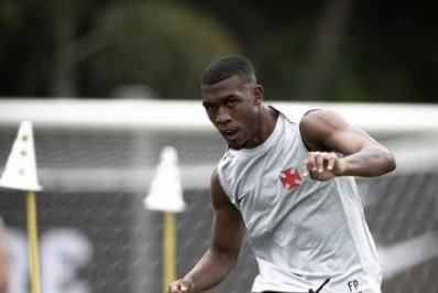 Clube inglês tem interesse na contratação de Rayan, afirma jornalista italiano