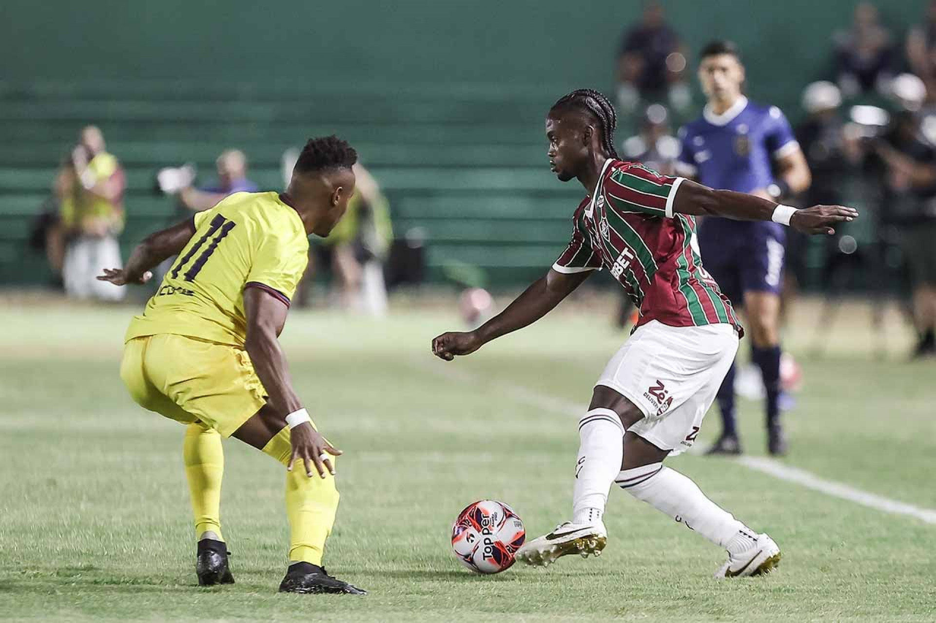 John Kennedy brilha, e Fluminense vence o Madureira na estreia pelo Carioca