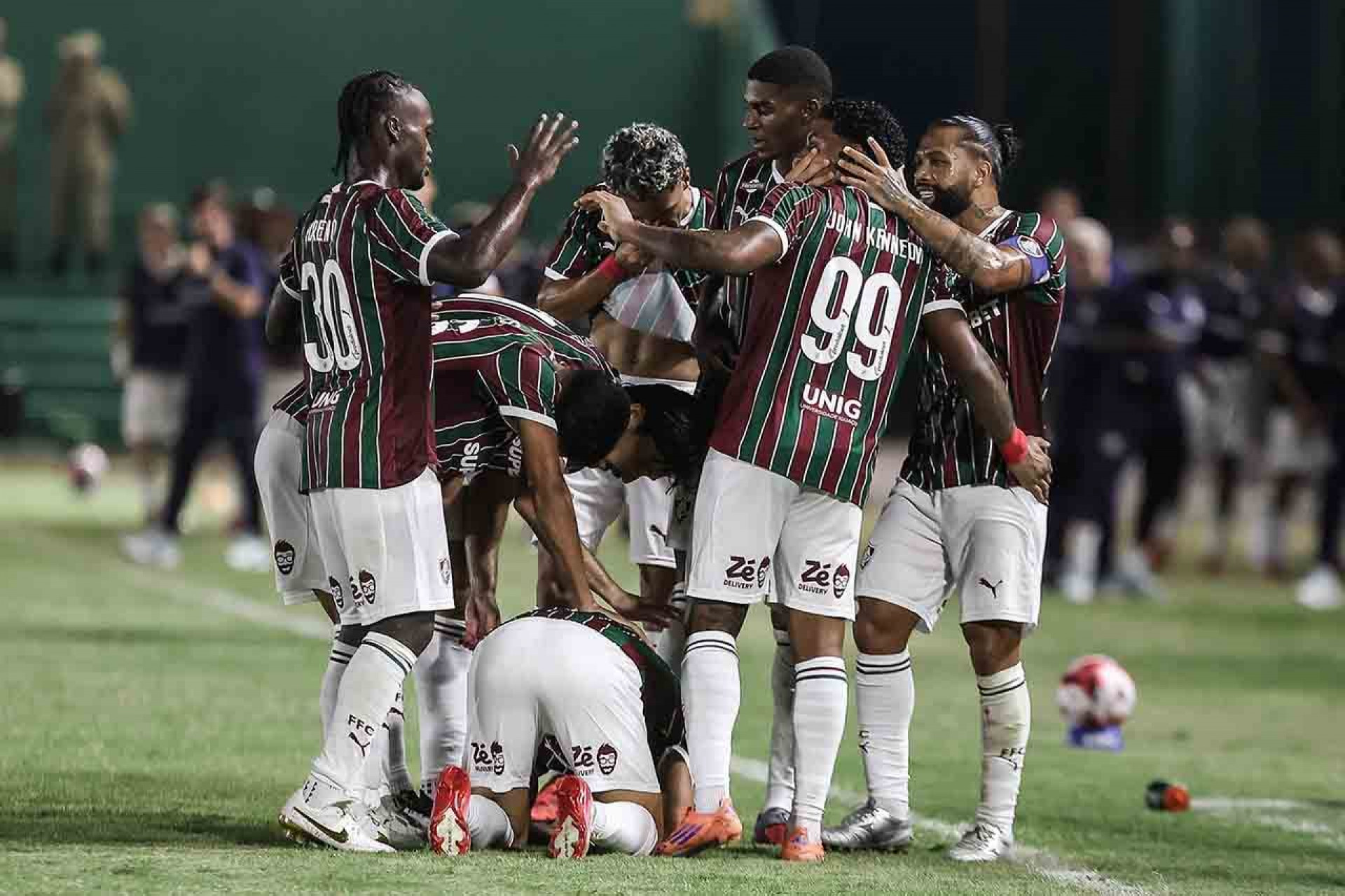 Guilherme Arana exalta vit&oacute;ria e estreia pelo Fluminense