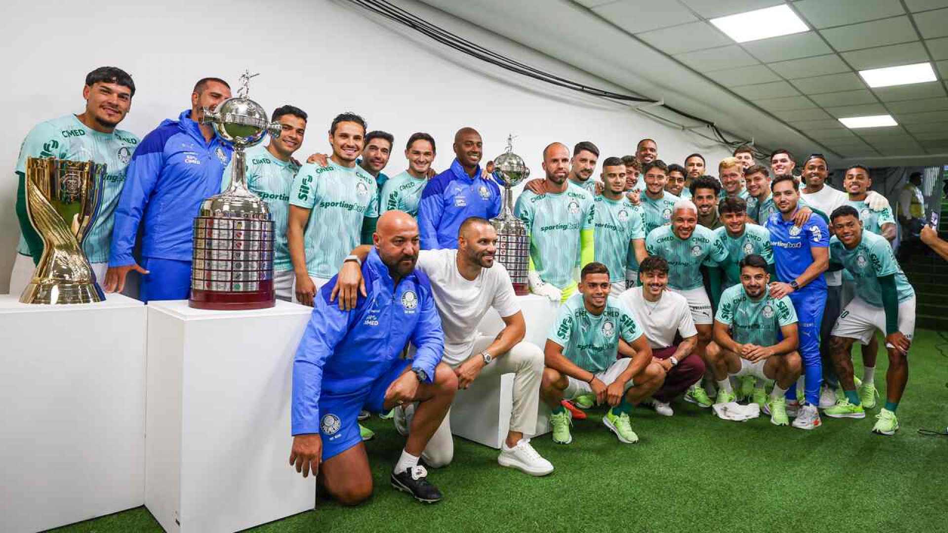 Palmeiras homenageia Weverton, e Leila Pereira justifica libera&ccedil;&atilde;o sem custos