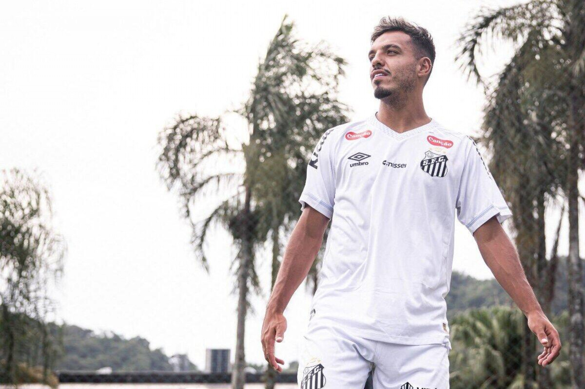 Santos anuncia a contrata&ccedil;&atilde;o de Gabriel Menino, emprestado pelo Atl&eacute;tico