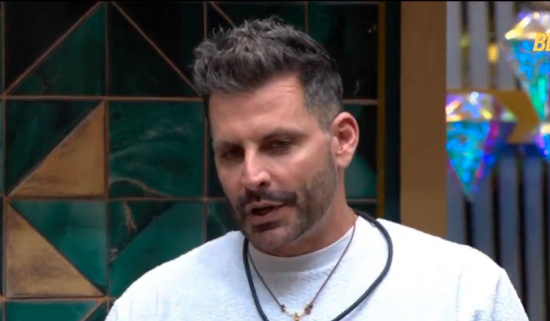 Henri Castelli - Reprodução de vídeo 