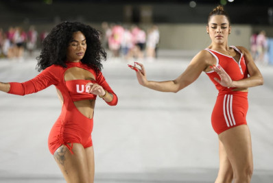 Rainha de bateria da Unidos de Padre Miguel ensaia com destaque da escola na Sapucaí