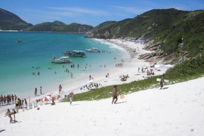 ICMBio suspende desembarque de passageiros nas Prainhas do Pontal do Atalaia, em Arraial