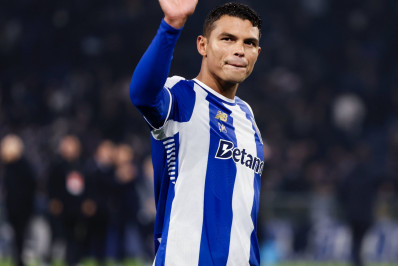 Thiago Silva é exaltado por imprensa europeia em estreia pelo Porto: 'Joga sem sujar a roupa'