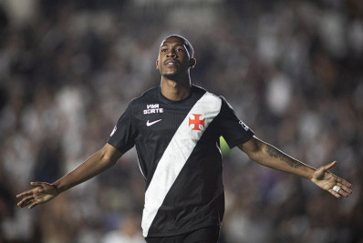 Com um a menos, time principal do Vasco vence o Maricá em jogo de seis gols