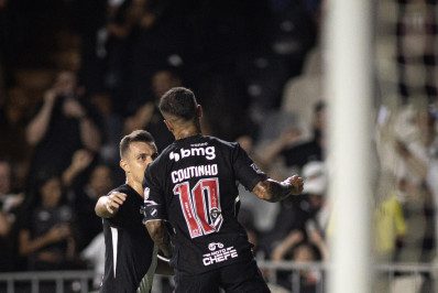 Coutinho e Rayan brilham, mas falta de equilíbrio na defesa liga alerta em estreia