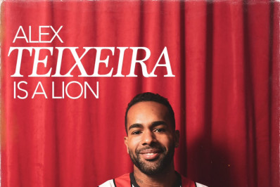 Clube grego anuncia a contratação de Alex Teixeira