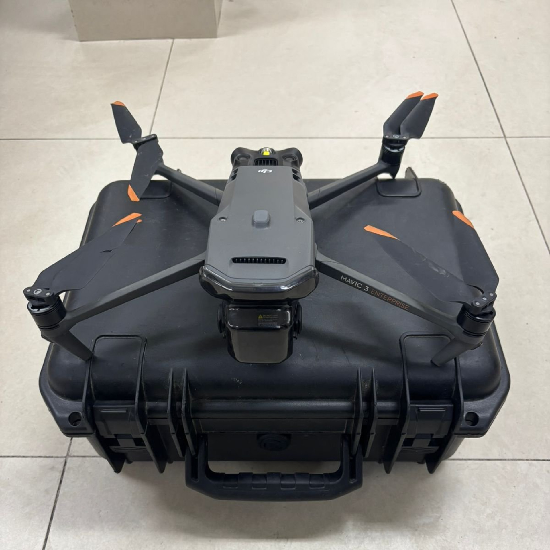 Seis pistolas e um drone foram apreendidos na ação - Reprodução