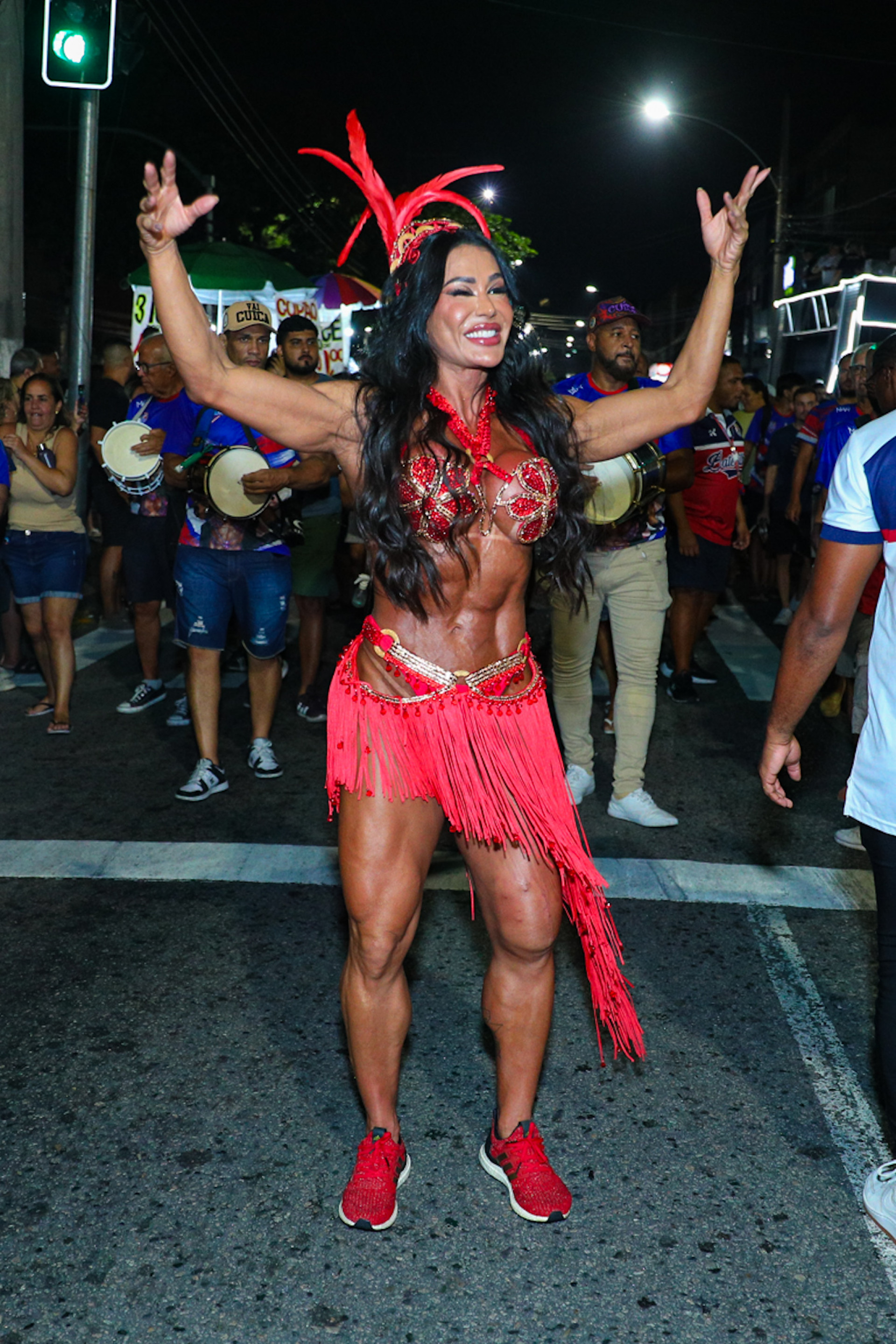 Gracyanne Barbosa marca presença em ensaio da União da Ilha - Victor Chapetta / BrazilNews