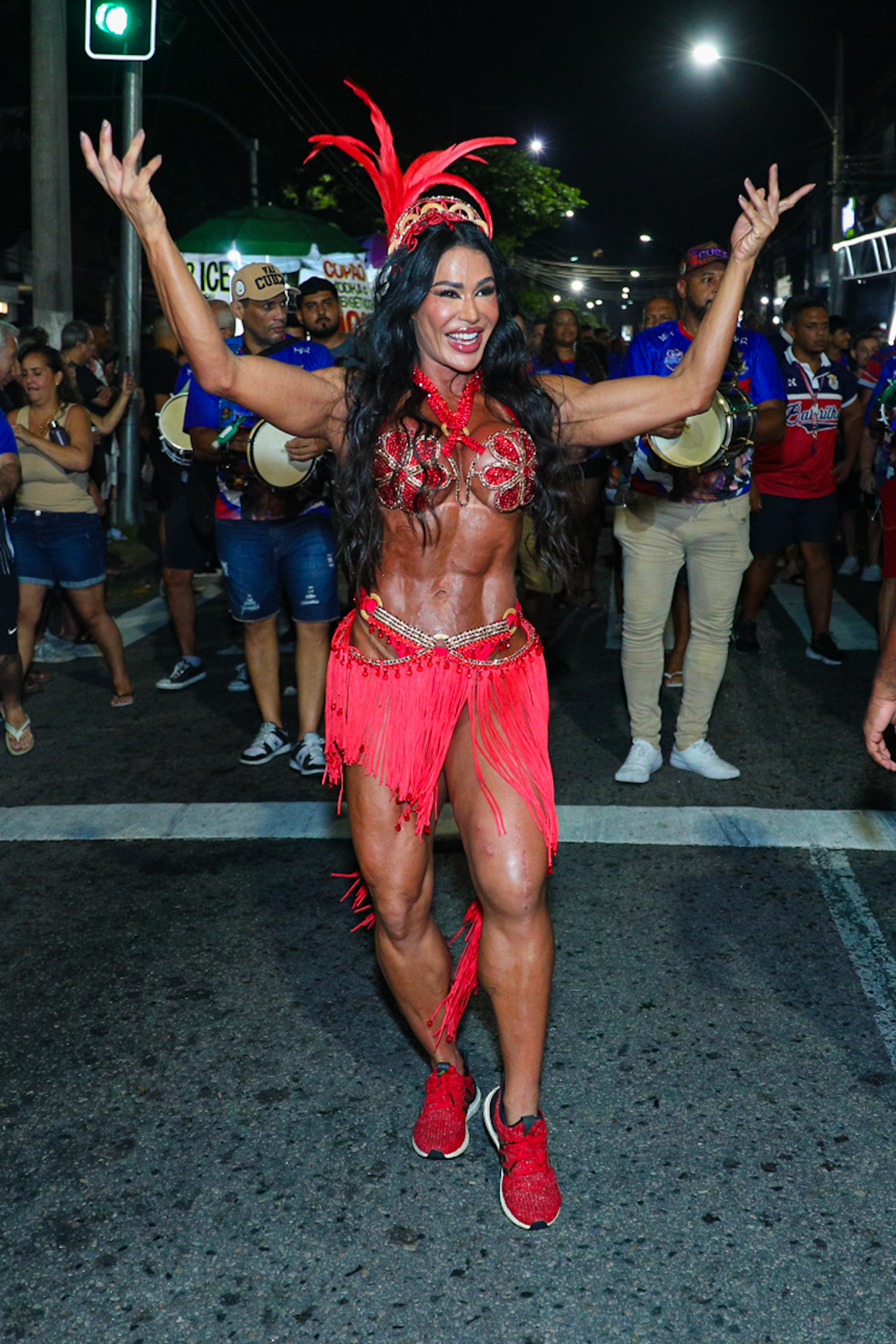 Gracyanne Barbosa marca presença em ensaio da União da Ilha - Victor Chapetta / BrazilNews