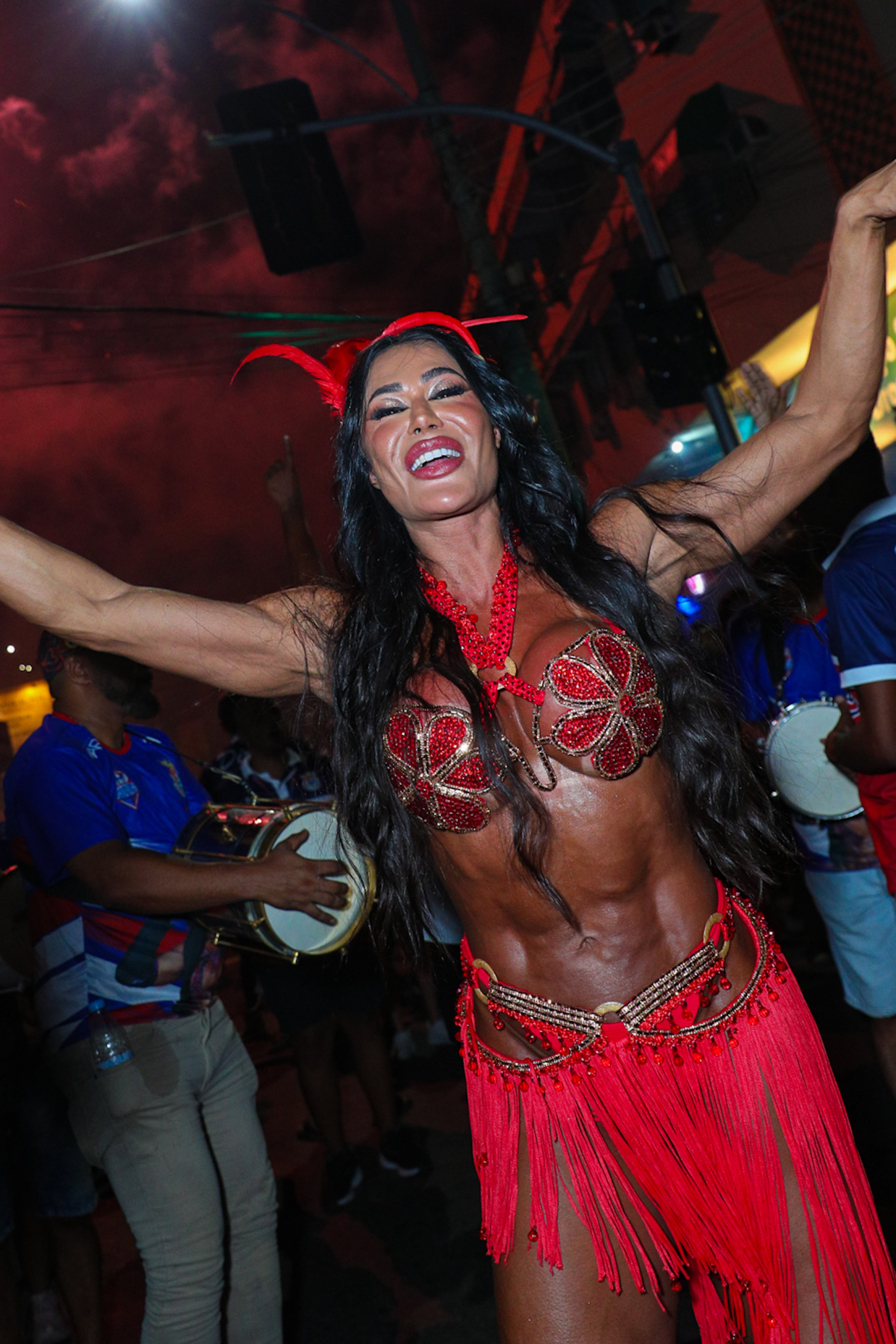 Gracyanne Barbosa marca presença em ensaio da União da Ilha - Victor Chapetta / BrazilNews