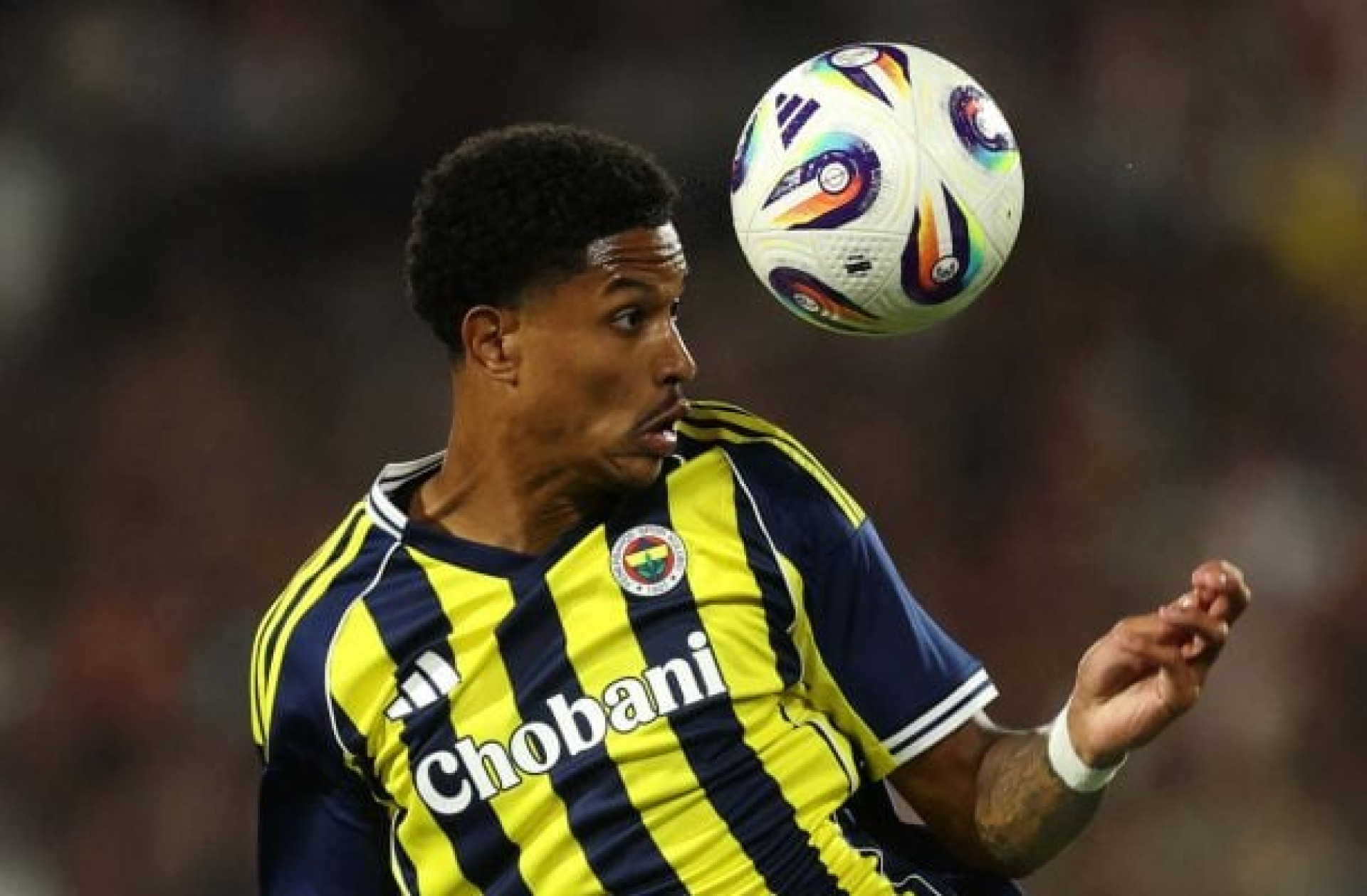 Jogadores do Fenerbah&ccedil;e s&atilde;o condenados &agrave; pris&atilde;o por agress&atilde;o a dirigente do Galatasaray