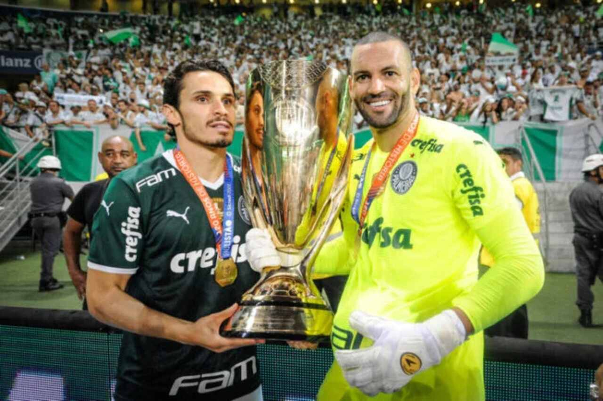 Gr&ecirc;mio anuncia a contrata&ccedil;&atilde;o do goleiro Weverton