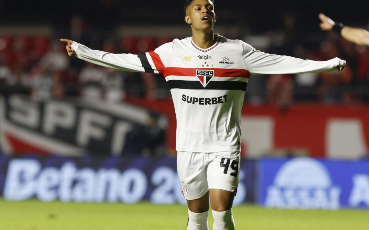 S&atilde;o Paulo renova com Ryan Francisco, joia de 19 anos
