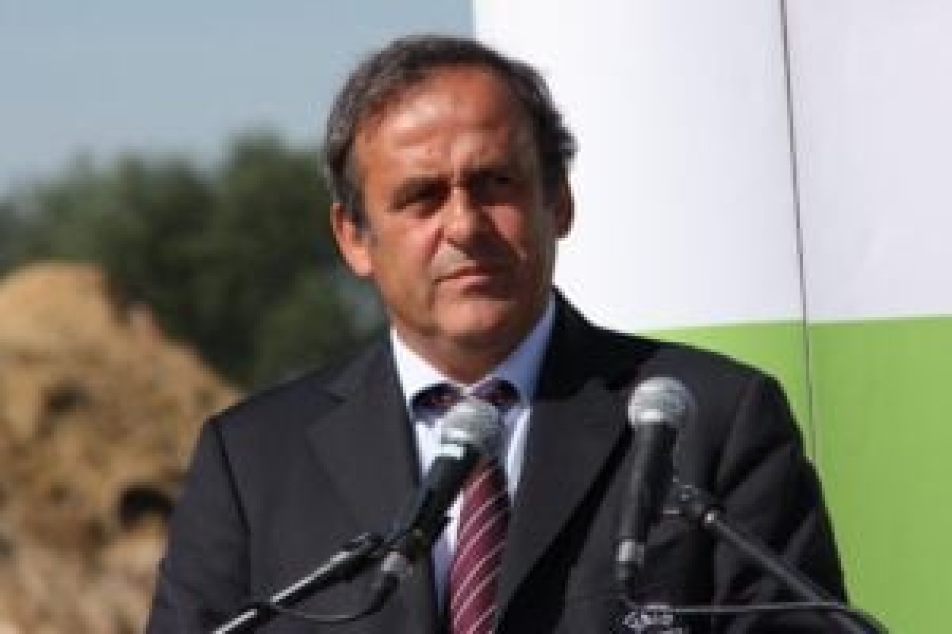 Platini detona presidente da Fifa: “Gosta das pessoas ricas e poderosas”