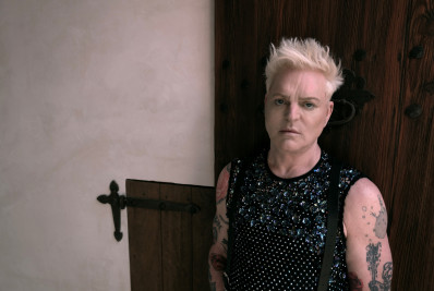 Andy Bell, a voz do Erasure, fará show na Zona Sudoeste do Rio