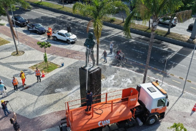 Niterói promoveu limpeza da estátua de Arariboia nesta quinta-feira