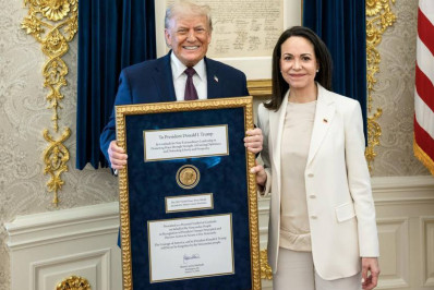 Corina Machado entrega medalha do Nobel da Paz a Trump 