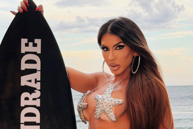 Andrea Andrade recria look de Bruna Surfistinha em ensaio inspirado no enredo da Porto da Pedra