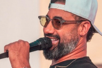 Cantor Raí Saia Rodada passa mal e é internado 