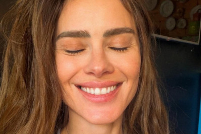 Carolina Dieckmmann usa diamante feito com cinzas de Preta Gil