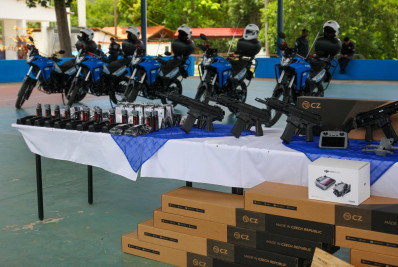 Prefeita Katia MiKi participa da entrega de viaturas e equipamentos ao 10º BPM