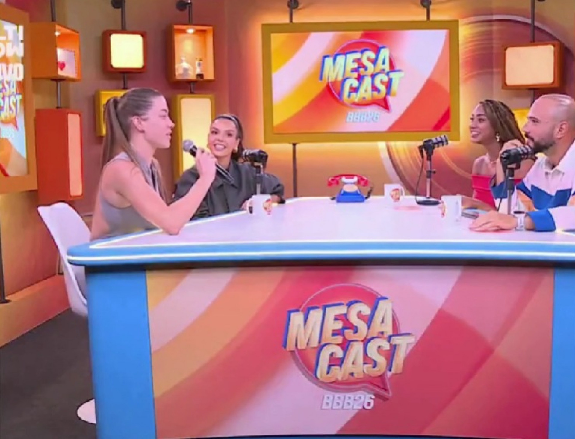 Elisa Klein, Giovanna Lancellotti, Aline Patriarca e Ed Gama no Mesacast - Reprodução / Instagram