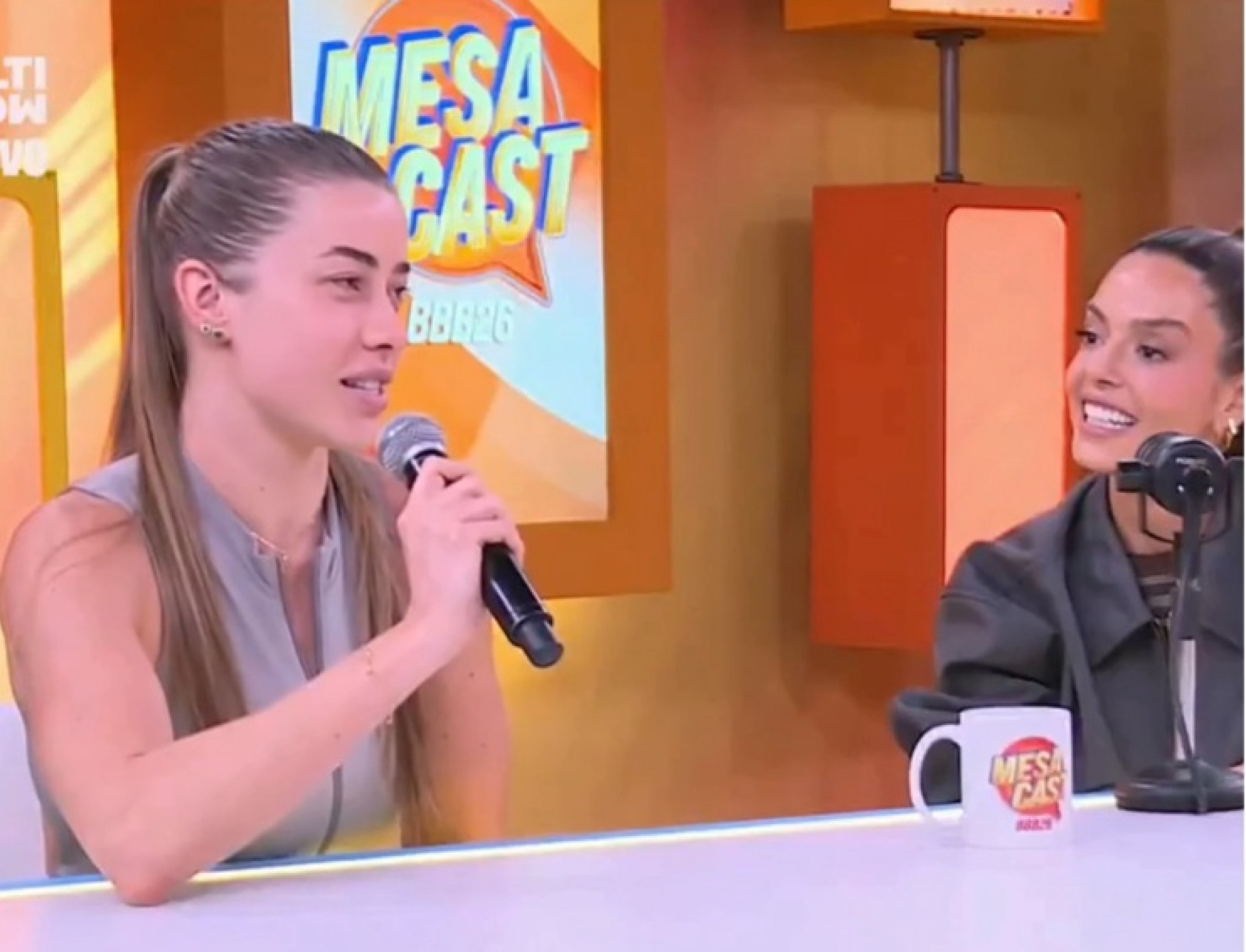 Elisa Klein e Giovanna Lancellotti no Mesacast - Reprodução / Instagram