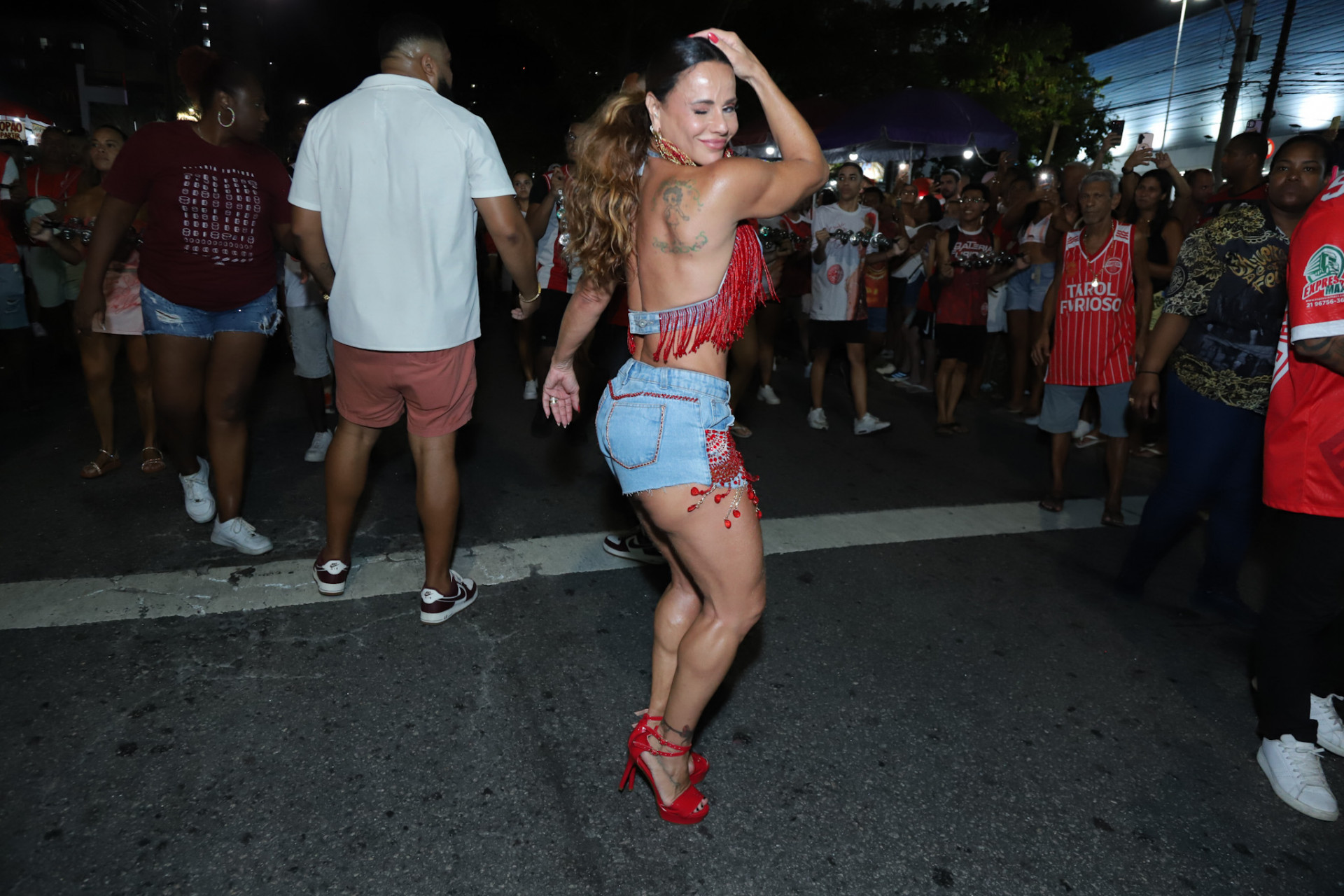  Viviane Araujo durante ensaio de rua do Salgueiro - Thiago Mattos / Brazil News