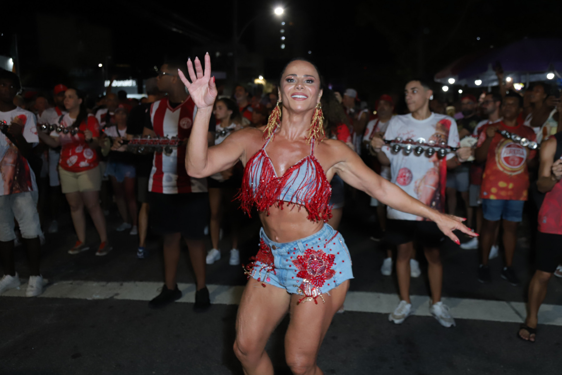 Viviane Araujo durante ensaio de rua do Salgueiro - Thiago Mattos / Brazil News