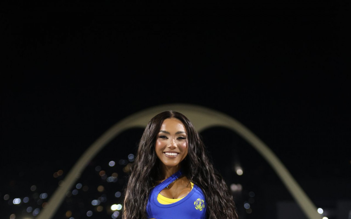 Mayara Lima ensaia no setor 11 da Sapuca&iacute;