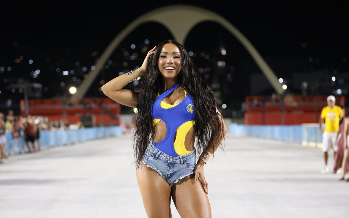 Mayara Lima ensaia no setor 11 da Sapuca&iacute;