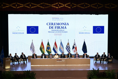 Após 26 anos de negociações, Mercosul e UE assinam acordo de livre comércio